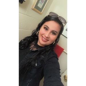 Meet your Posher, Roxana